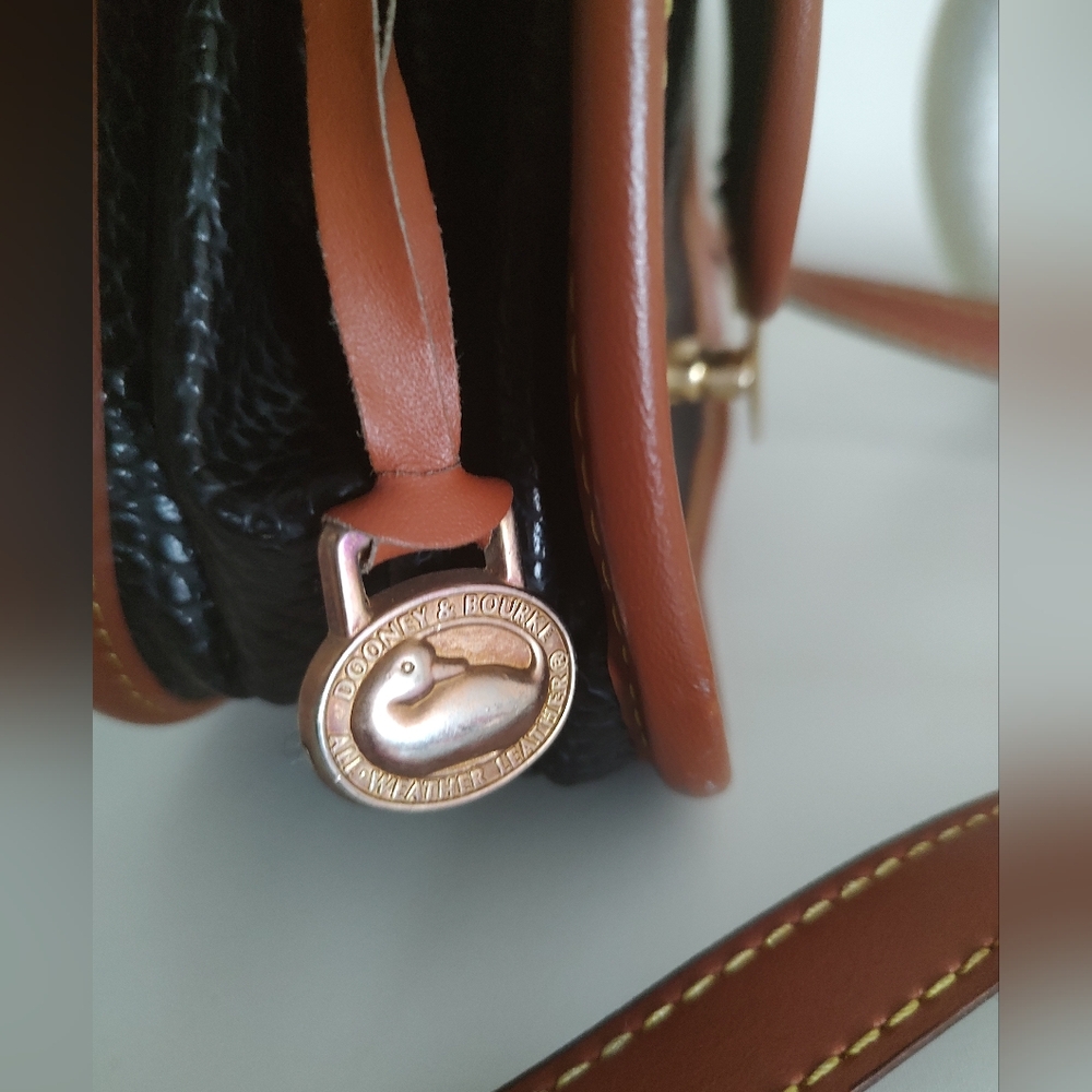Dooney & Bourke Pebble Grain Crossbody - Picture 4 of 8
